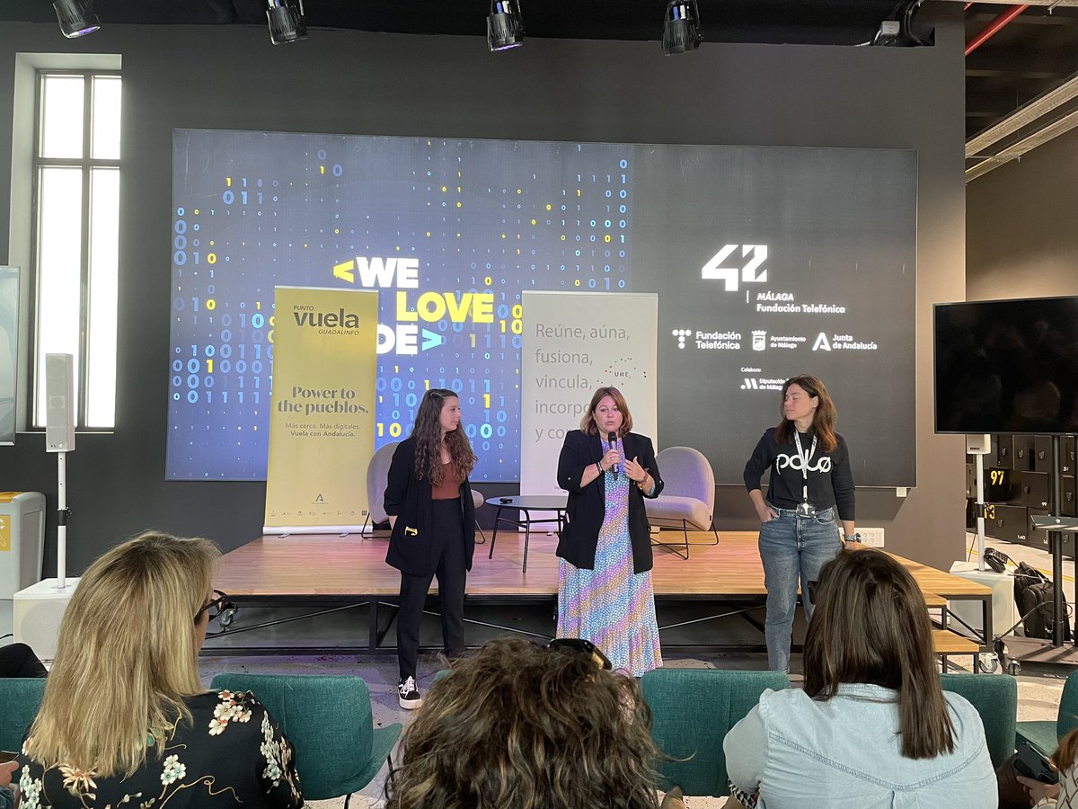 CdeAlbaidaVuela's tweet photo. Jornada provincial en Málaga #42malaga #malaga #fundaciontelefonica @AndaluciaVuela https://t.co/iLIYMDsanF