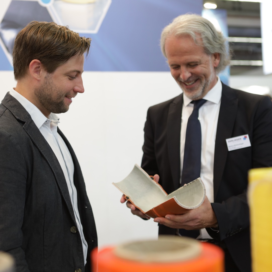 ttx_tp's tweet image. Even the best material will leak if the structure of the seams is damaged. There are various ways to protect the fabric, from the inside and the outside. One way is a sealing tape which can be applied afterwards. Which sealing technique does your company rely on? #Techtextil2024