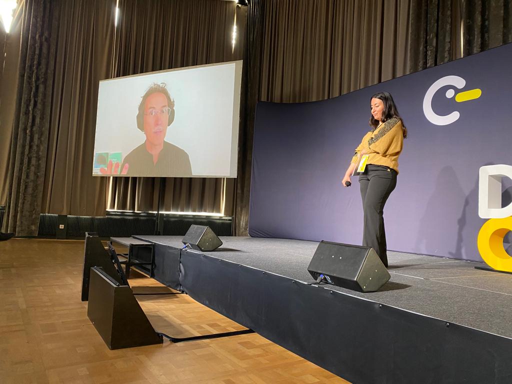OCTOTechnology's tweet photo. Opening keynote with @ghohpe
🗨️ "Don't let products choices define your architecture."
🗨️ "Build abstractions, not illusions."
#SI #architecture #LaDuckConf #LaDuckConf2023 https://t.co/84PyNGSpMR