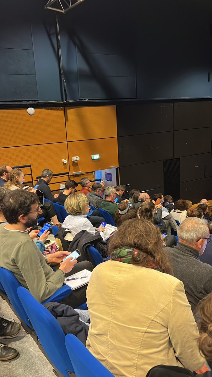 Rgwenn1's tweet photo. Rencontres régionales du #Réemploi à saint Martin des champs organisé par le #SYMEED29 et la #Cress #bretagneindepandante 

Quelles obligations, opportunités et stratégies de développement du réemploi avec les filières REP ? Près de 130 personnes présentes à cette rencontre ! https://t.co/vq1v0PT8Qd