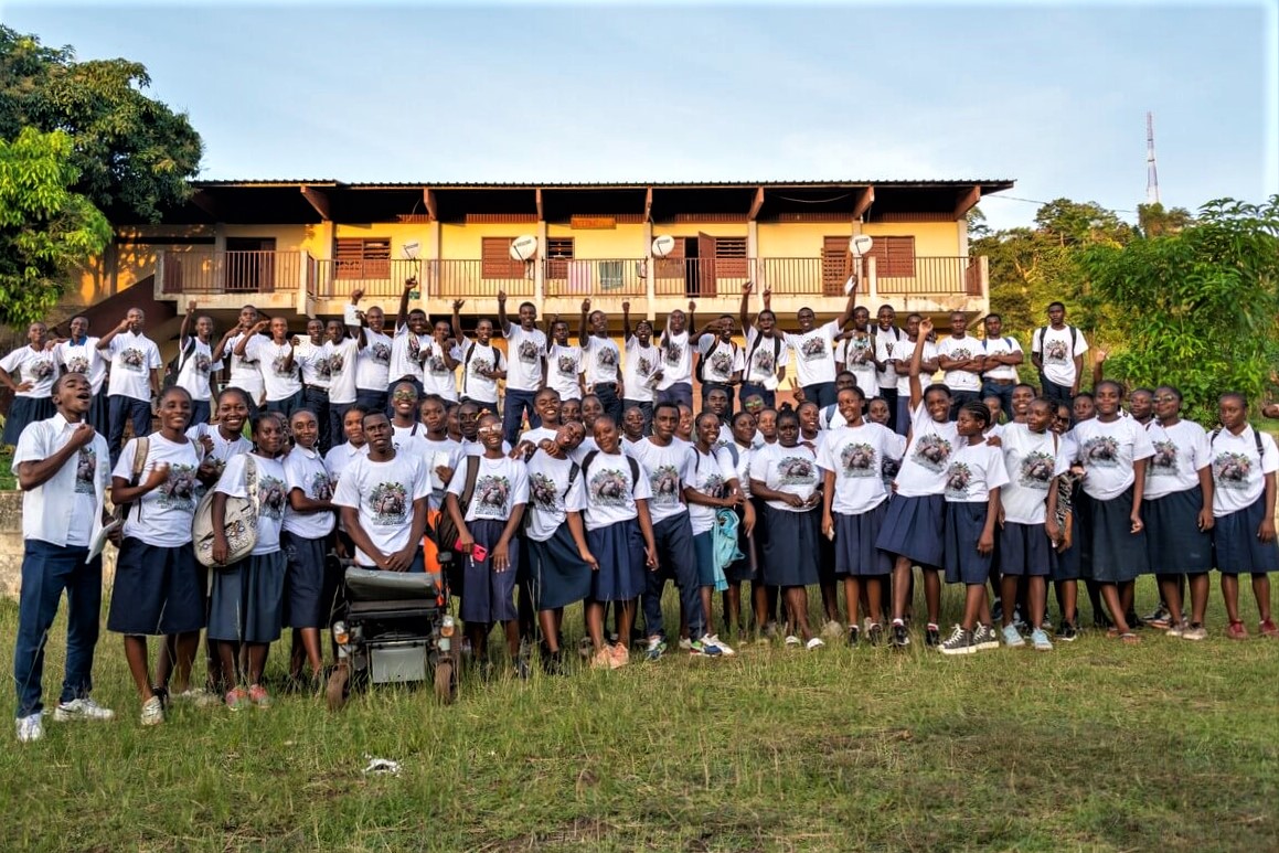 VanthommeH's tweet photo. Le @Lycée Public Jean-Arsen Bounguendza mobilisé pour la #JournéeInternationale de la #VieSauvage 2023 avec le programme #SWM. Une après-midi d’échanges et de jeux à Lastoursville au #Gabon autour de la conservation de la vie sauvage.  Plus d'info : https://t.co/VT9MAAFn16 https://t.co/g3ZlzI3bUj