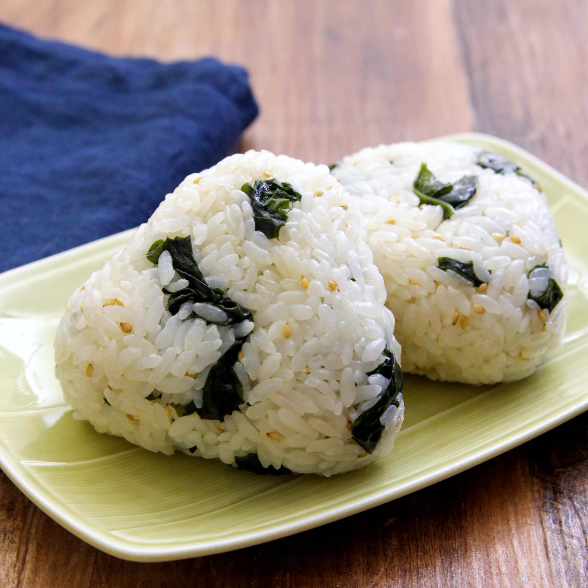 ちょっとしたコツで美味しさが格段にアップ！絶品『わかめおにぎり』♪