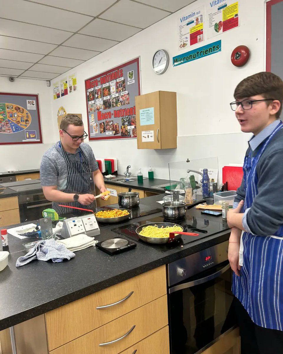GSAsixthform's tweet photo. Our Cooking on a Budget Enrichment Class cooking up some mean pasta dishes! Great job 👏😊 https://t.co/I6cNdbVs0T