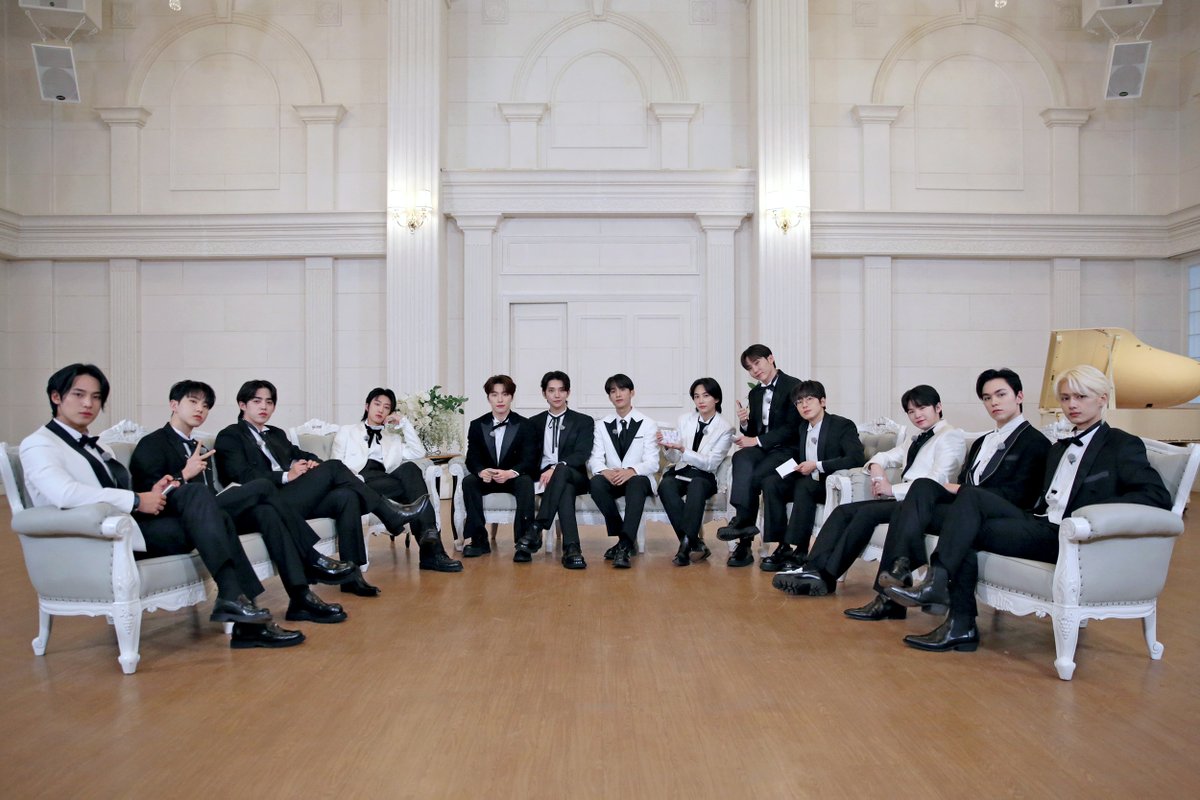 pledis_17's tweet photo. [17'S] ??: 살인 마피아는 가면을 벗고 정체를 공개해 주세요🎭

수많은 거짓말을 가려내 단서 추리에 성공한 세봉이들👏

우승 후보가 좁혀지며 절정으로 치닫는 <돈't Lie> 시리즈❗
그 마지막 파트는 과연⁉😎

#전부_맞힌_캐럿_있나요❓🧐
#마지막은_돈을_갖고_뛰어라💰 https://t.co/2hTs9tqSFn