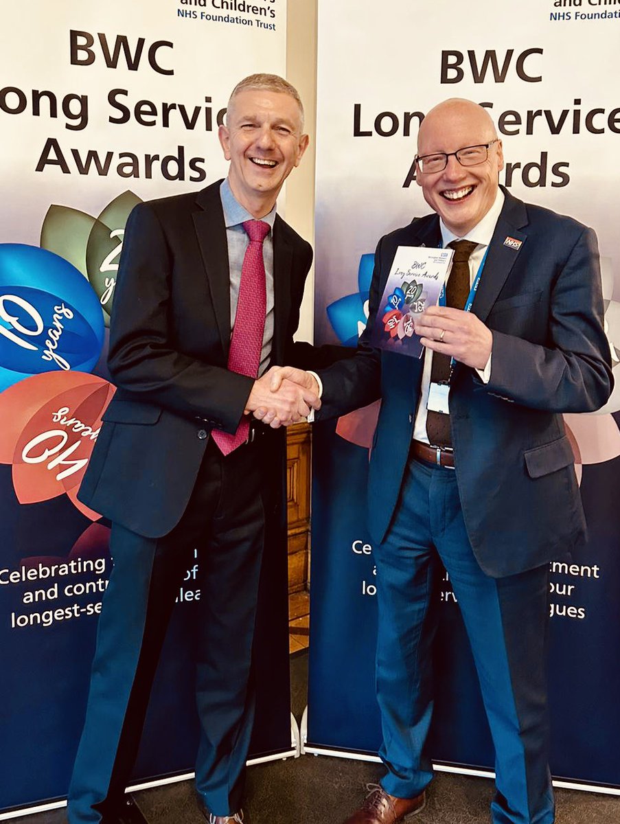 Busy day yesterday handing out long service awards to the fantastic @BWC_NHS staff - the CEO of @BSol_ICS popped in to get his award!