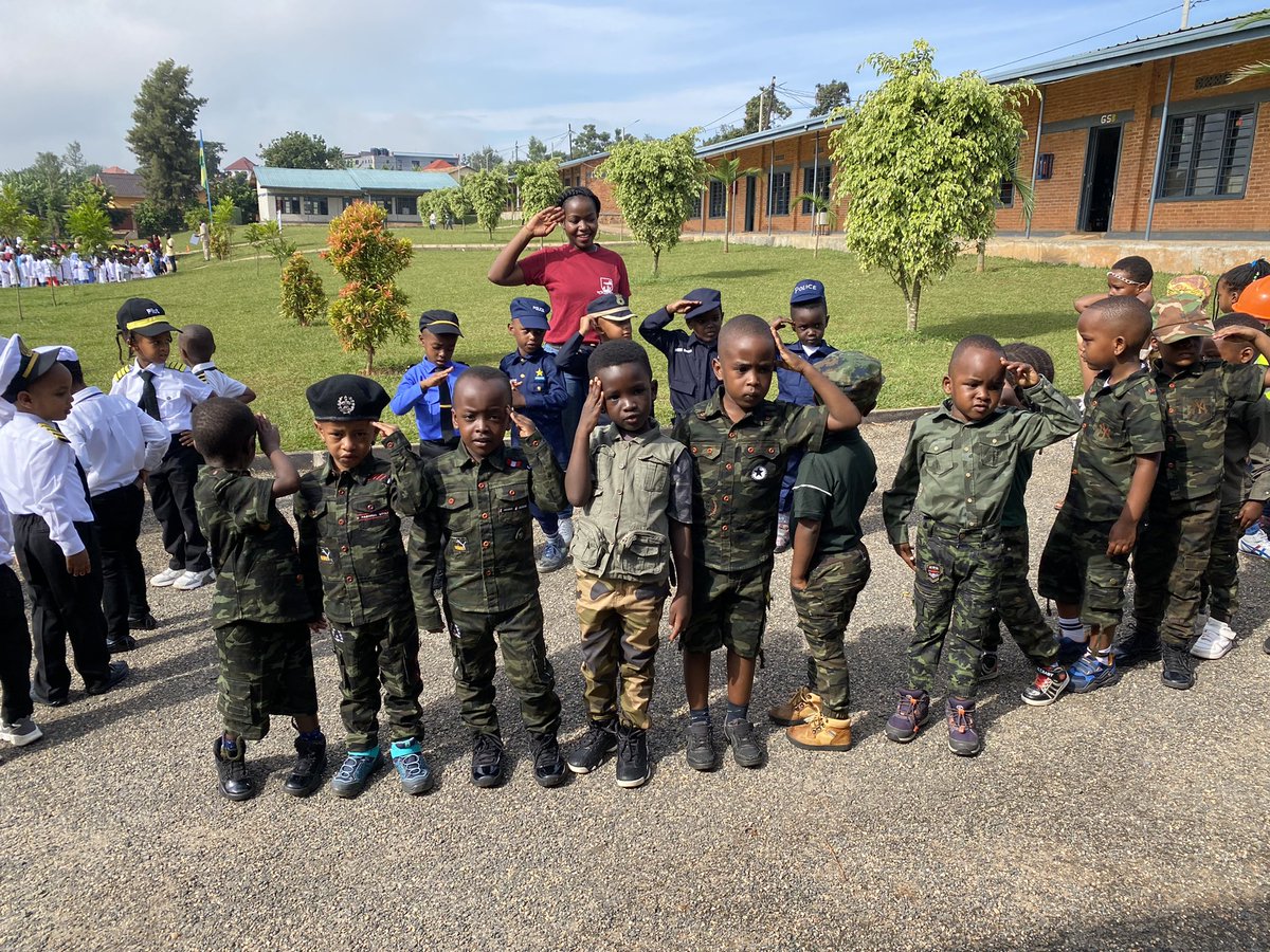 clba_org's tweet photo. CLBA Career Day gives students an up-close look at different career paths and connects their learning to the real world. #CLBA . The Rwandan future look great . We have Doctors , Engineers, Soldiers, Entrepreneurs , musicians, Bankers etc @Rwanda_Edu @RwandaHealth https://t.co/o6n82ydFGW