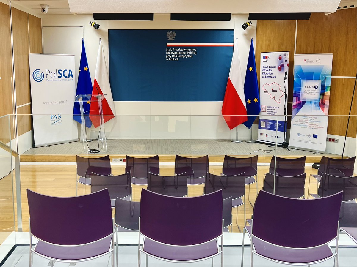 TomaszPoprawka's tweet photo. The 13th edition of #V4Training for Research Project Managers is officially on! Glad to meet today at @PLPermRepEU with #RPMs from 🇨🇿🇭🇺🇵🇱🇸🇰 with key participation of #IGLORTD & @EUScienceInnov guests and speakers👏
Let journey to Horizon begins🤞
#PolSCA #CZELO #NRDIO #SLORD https://t.co/7F7K8wHPR1