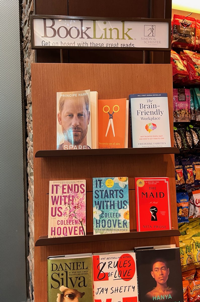 FriederikeFab's tweet photo. 🦓Spotted in the wild! & in great company beside Prince Harry as well!
Thank you @Dorieclark for snapping this pic of The #BrainFriendlyWorkplace at the Miami airport!
I love seeing these “spotted 👀” pictures - please keep them coming!!
#Neuroscience #Leadership #Mindset https://t.co/72FyHCrgKc
