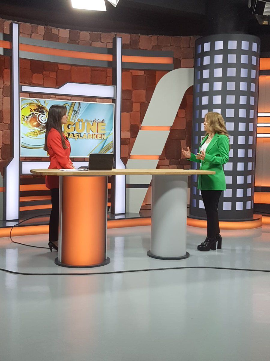 Ton TV'de canlı yayınlanan ''Simge Özden ile Güne Başlarken'' adlı programdayım . Ülkemizin yaşadığı ve hepimizi derinden etkileyen deprem felaketinde yaşanılanlar ve belediyemizin çalışmaları üzerine konuşuyoruz.