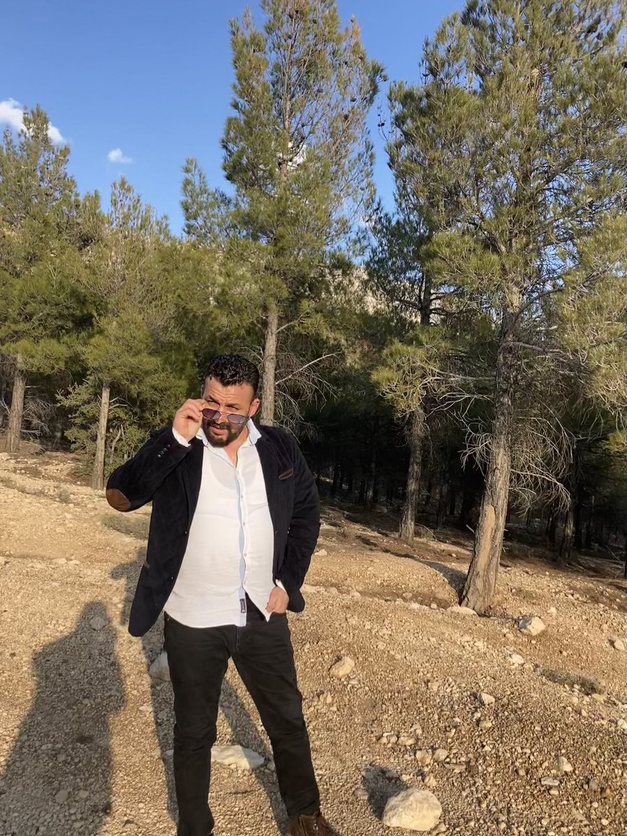 Emreefe333's tweet photo. bir ucu keşke'ye bir ucu belki'ye çakılı bir köprünün üstünde ömür.. https://t.co/VfdR9grnsb