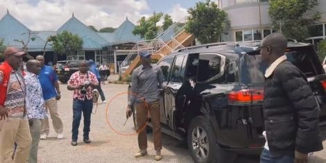 EAC_IPU_UG's tweet photo. The Head of Security and Intel. for @RailaOdinga Mr. @Donsarigo was sited with a Walk Talkie giving all Source Communs. Allegedly said that he had tapped into Police and Other Kenya forces Frequencies of their Communication handles, Monitoring and giving #SITREPS to his bosses. https://t.co/EZyySsiccw