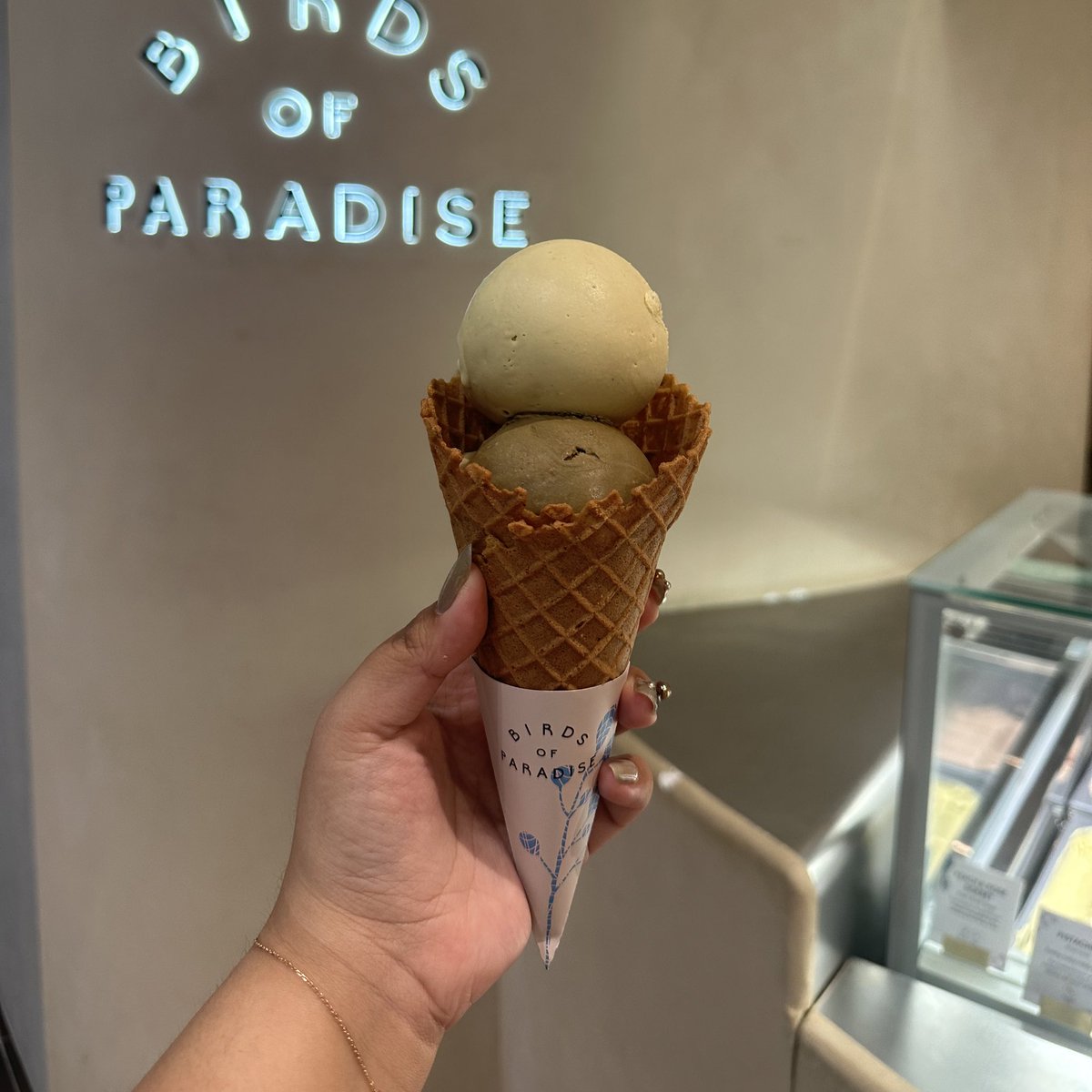 THEDETAILSOFTODAY𓂋 on Twitter "The best gelato ! มากินเถอะกราบบบ เป็น