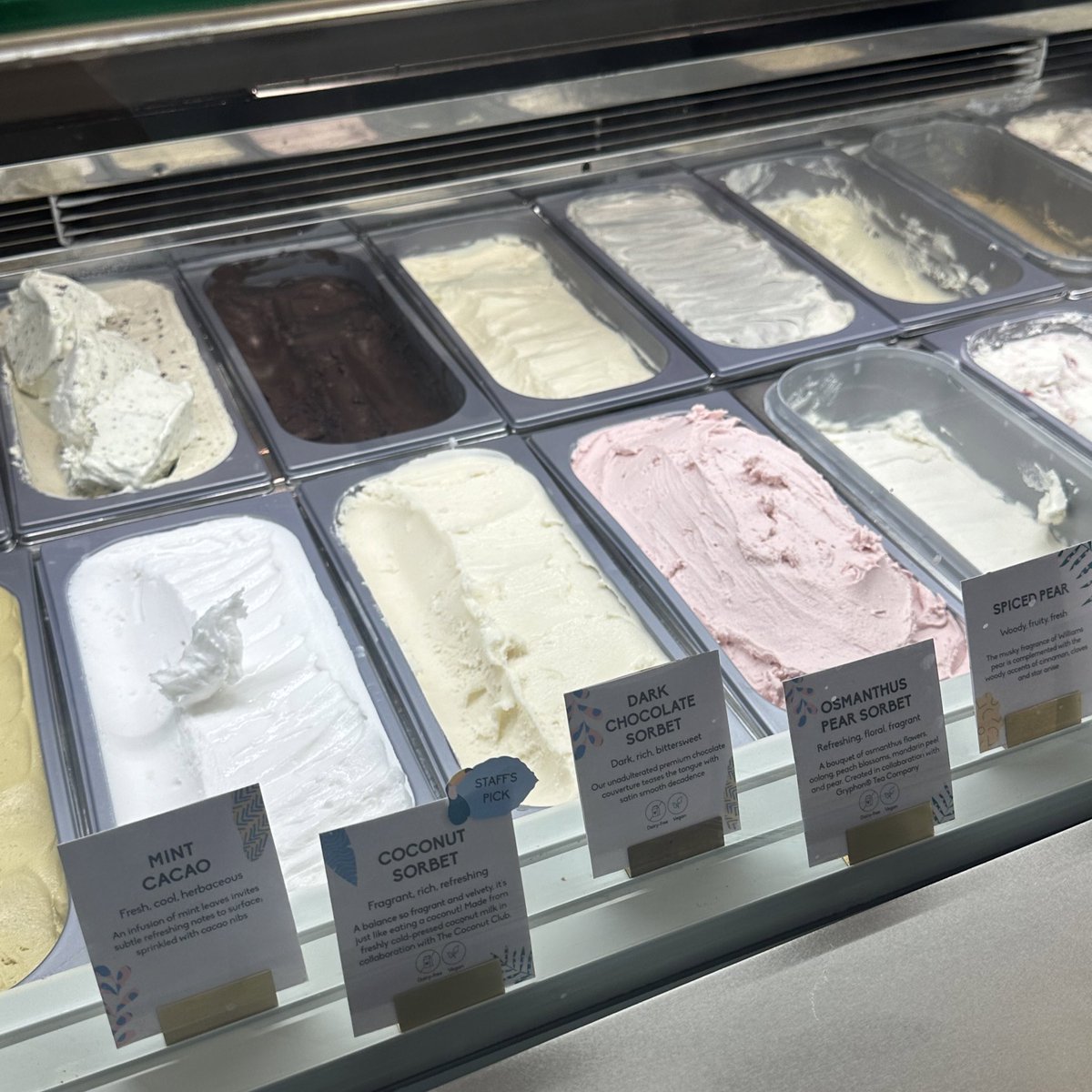 THEDETAILSOFTODAY𓂋 on Twitter "The best gelato ! มากินเถอะกราบบบ เป็น