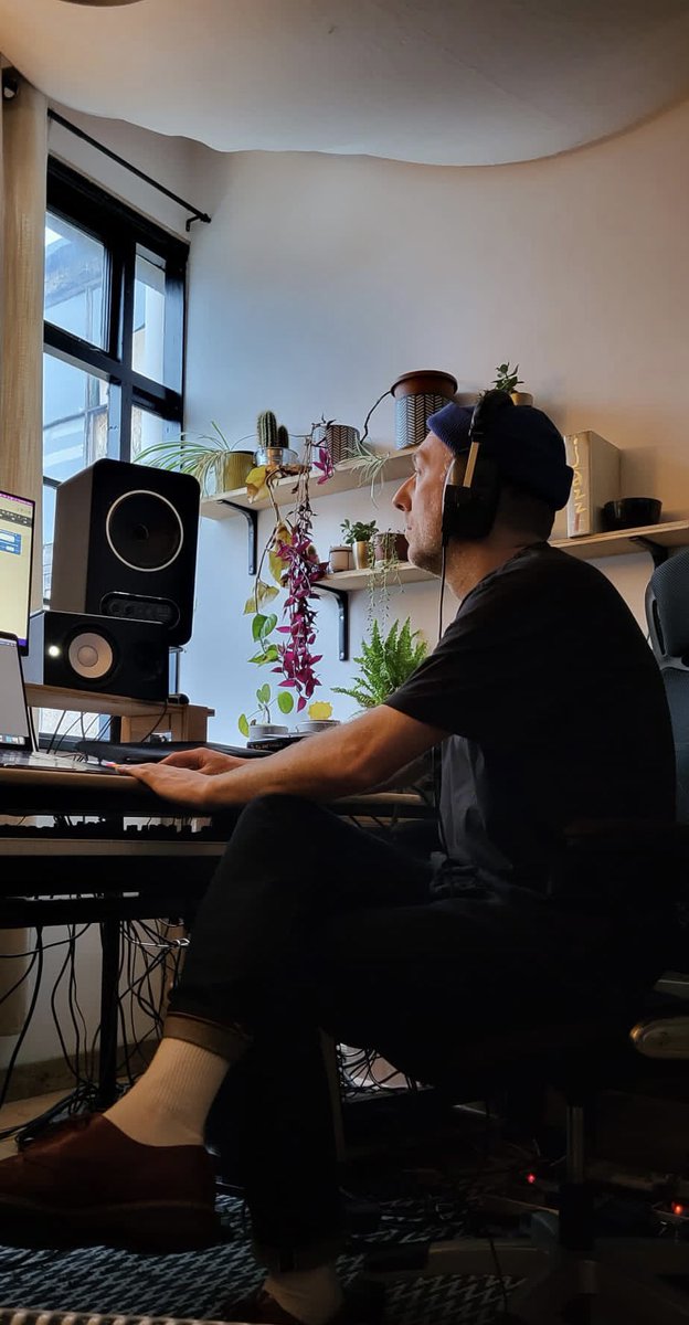 danwhitehouse4's tweet photo. Had a fun evening in the studio working with Via Holland on their new EP! 

You can follow the studio @remote_north on here and Instagram https://t.co/x46bc74Mw3
