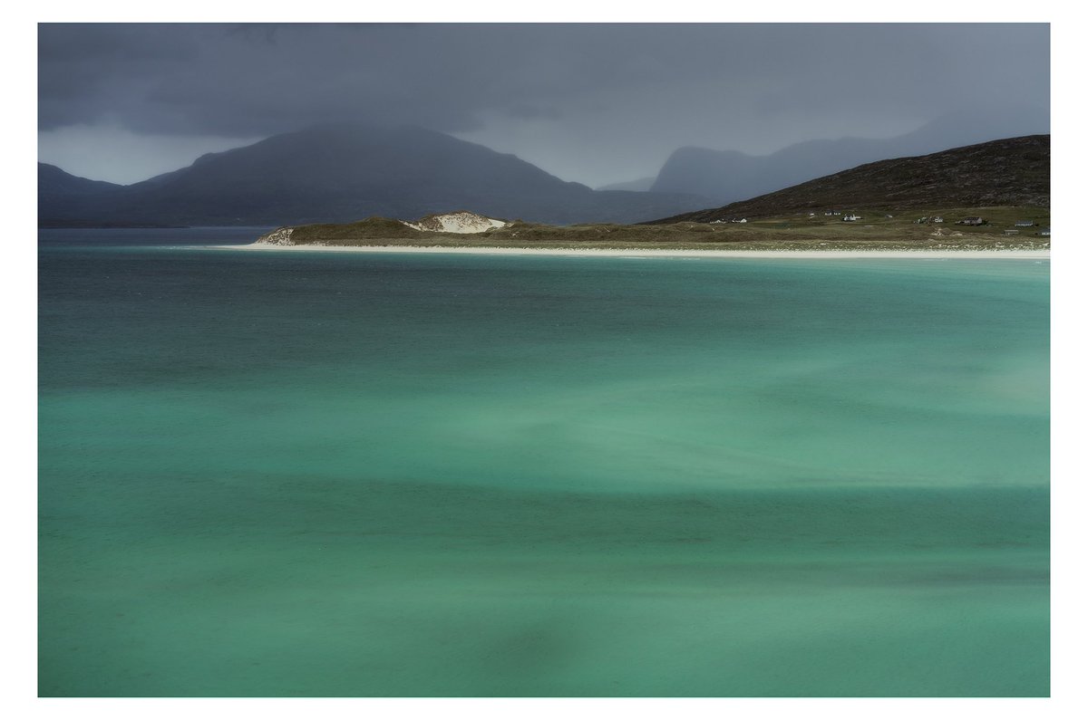Harris moody blues.

The best view from a lay-by in the UK?

@VisitScotland @OuterHebs @tgo @harrisdistiller @essenceofharris