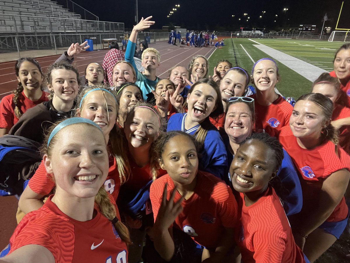 I could not be more proud of this amazing group of women and their amazing coaches!!! Soccer is hard y’all….. let’s go round 3!!!! ⁦<a href="/CoachPrice03/">Kris Price</a>⁩ ⁦⁦@LHS_principal20⁩ ⁦@LISD_AD⁩ ⁦@LISDActivities⁩ ⁦<a href="/LHSROAR/">Leander Student Media</a>⁩