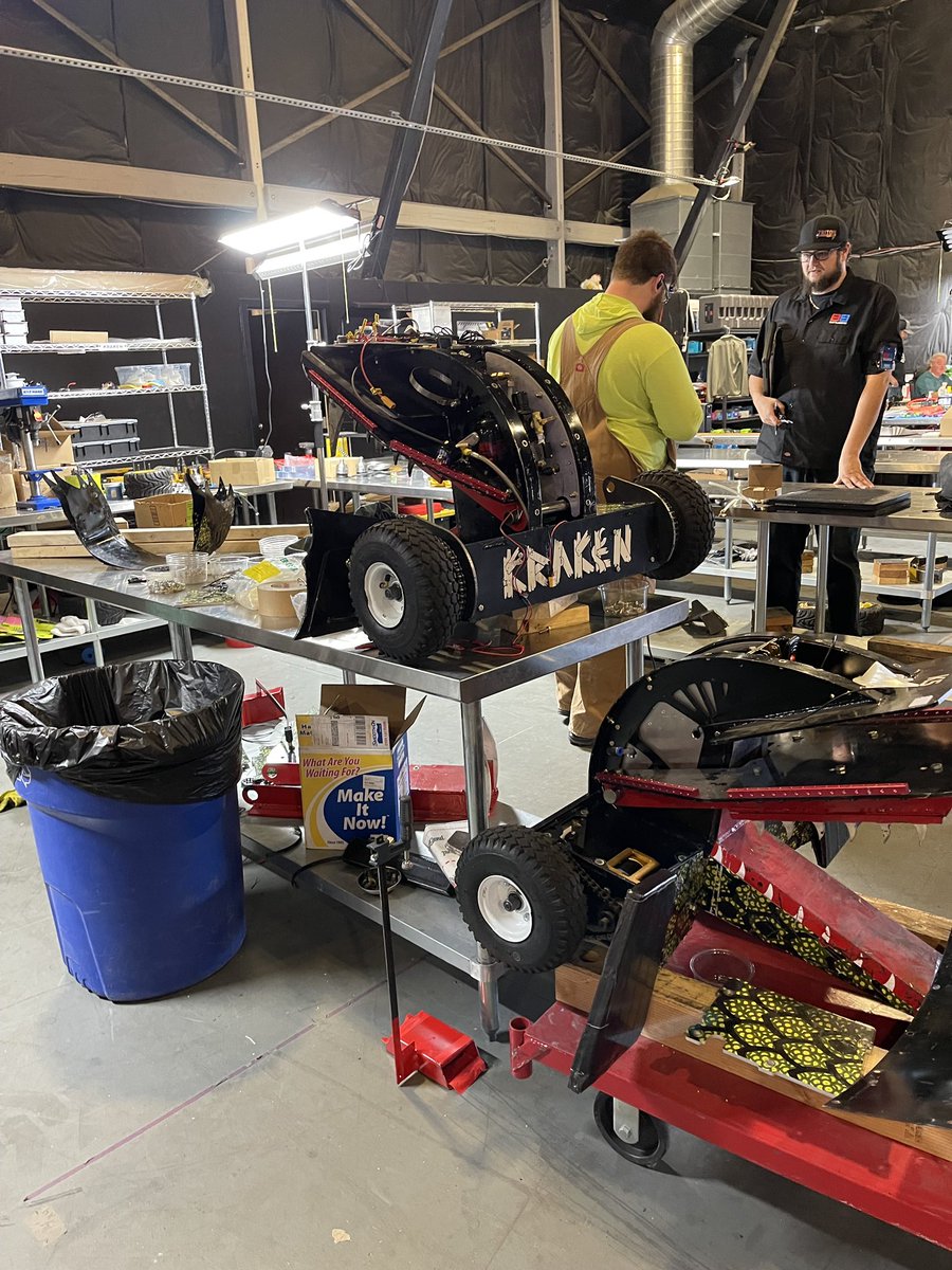 ColtsCunningham's tweet photo. Our Cunningham Colts had the opportunity to visit @BattleBots and had an amazing time! Thank you Battle Bots for having us. @ClarkCountySch #STEMeducation #robotics https://t.co/8sRw8ETsVT