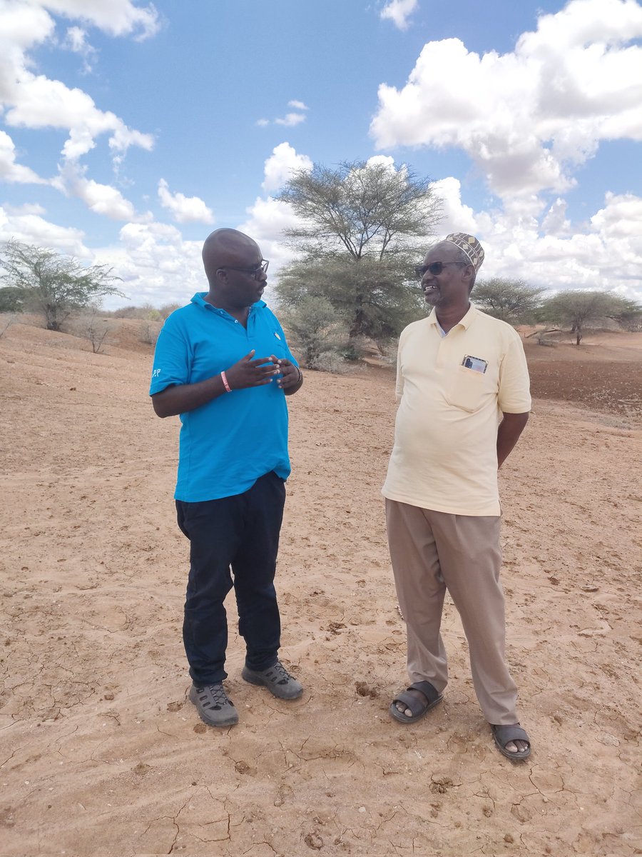 KECOSCE's tweet photo. @KECOSCE participating in a action learning cycle community engagement forums on #waterconflicts #ClimateCrisis analysis. sponsored by @UNDPKenya in Yagrit in Bangale ward and Hambarese in Sala ward with Tana River  county water department @NDMA_Kenya @VOXRADIO3 @Phyllis_Muema https://t.co/kjf5CeEb2i