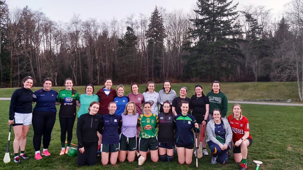 Our Camog’s returned to training tonight, and even despite some of our dual players were off playing big ball, we had great numbers for the first night back 💪🏻 Our Camogie team will be helping run the 2023 academy in the next few weeks with Cu Chulainn 🤝🏽 Training continues…