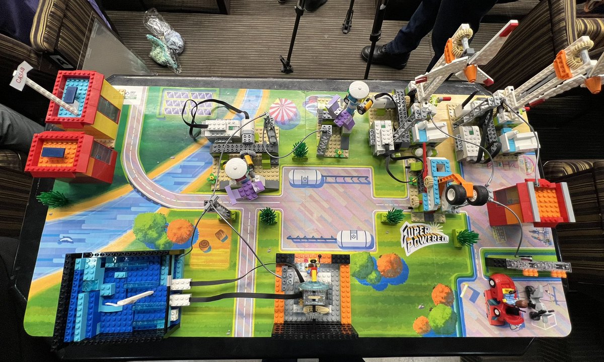 #Hermosillo jóvenes de gran talento de la Escuela Abelardo L.Rodríguez. Visitaron <a href="/CongresoSon/">Congreso Local Son</a> Ganaron el concurso nacional de FIRST LEGO Leagues México, en #CDMX y van a competir en Houston, Texas, con su proyecto de energías renovables. Todo el apoyo para ese equipo .