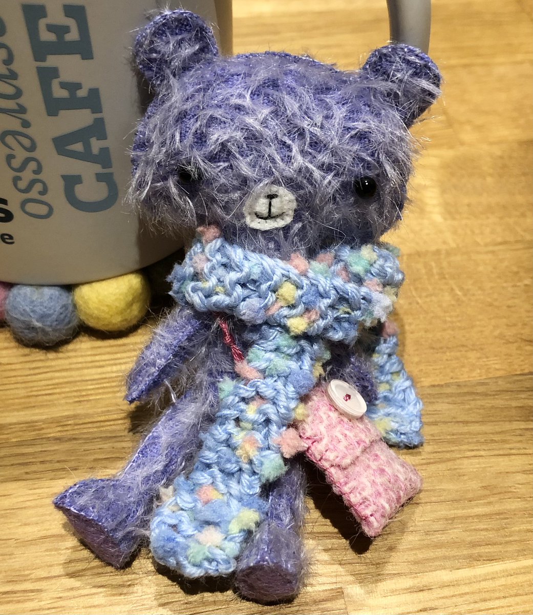 Little Bluebell is having her debut on my Etsy Shop today.
She carrying a cute pink Harris Tweed bag decorated with a white button to keep all her essentials in and a snuggly scarf.
#bears #CollectibleBears #handsewn #unique #bear #mohairbear #collectorsbear