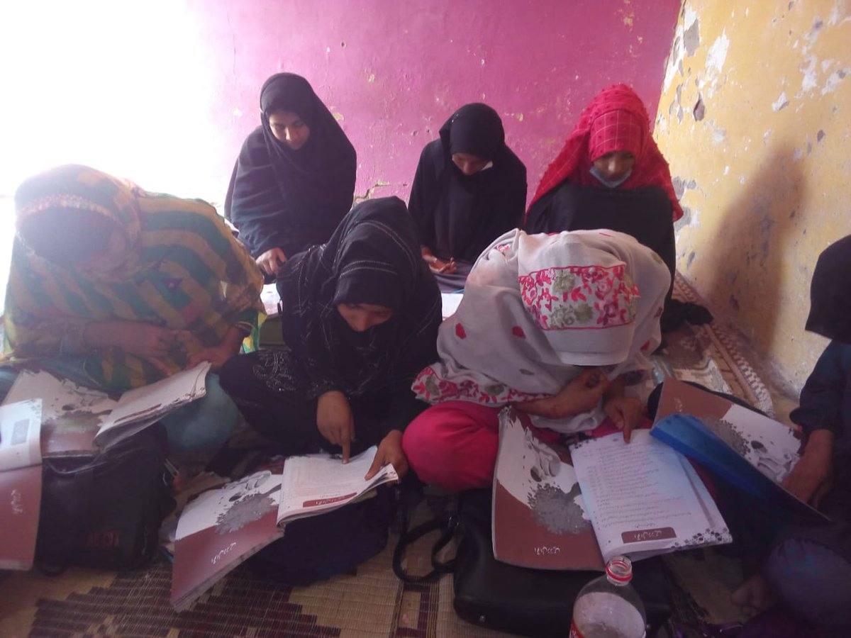 AqalJica's tweet photo. Peer learning with the help of the digital tablet provided by JICA-AQAL &amp; on board during classes at our #MiddleTech Centers nationwide. JICA-AQAL has launched the pilot program in 18 districts across Pakistan. 
#aqaljica #jicapakistan #SDG4QualityEducation https://t.co/396TBNRiTK