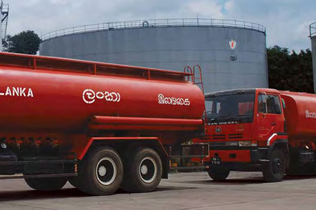 🟡Fuel distribution commenced at Kolonnawa and Muthurajawela terminals – minister 

english.newsnow.lk/2023/03/29/fue…

#Srilanka #NewsNow #NewsUpdate #NewsAlert #Fueldistribution  #Kolonnawa #Muthurajawela #KanchanaWijesekera