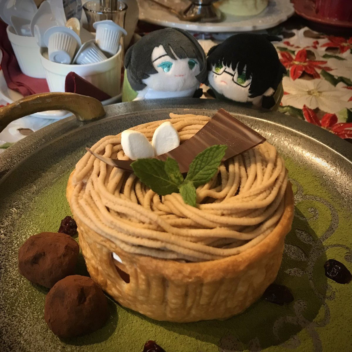 「#たべたそうなおもち基本的に大体何かしら食べたそう 」|鼬家📚4/9静コミA17のイラスト