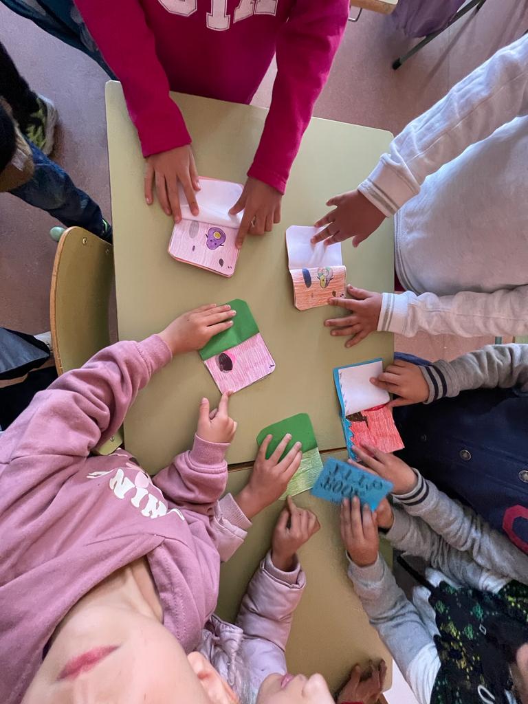 CeipNSAsuncion's tweet photo. Taller de FLIPBOOKS...para flipar.
#pequeñosartistas
#mascineporfavor https://t.co/4uK6lok13T