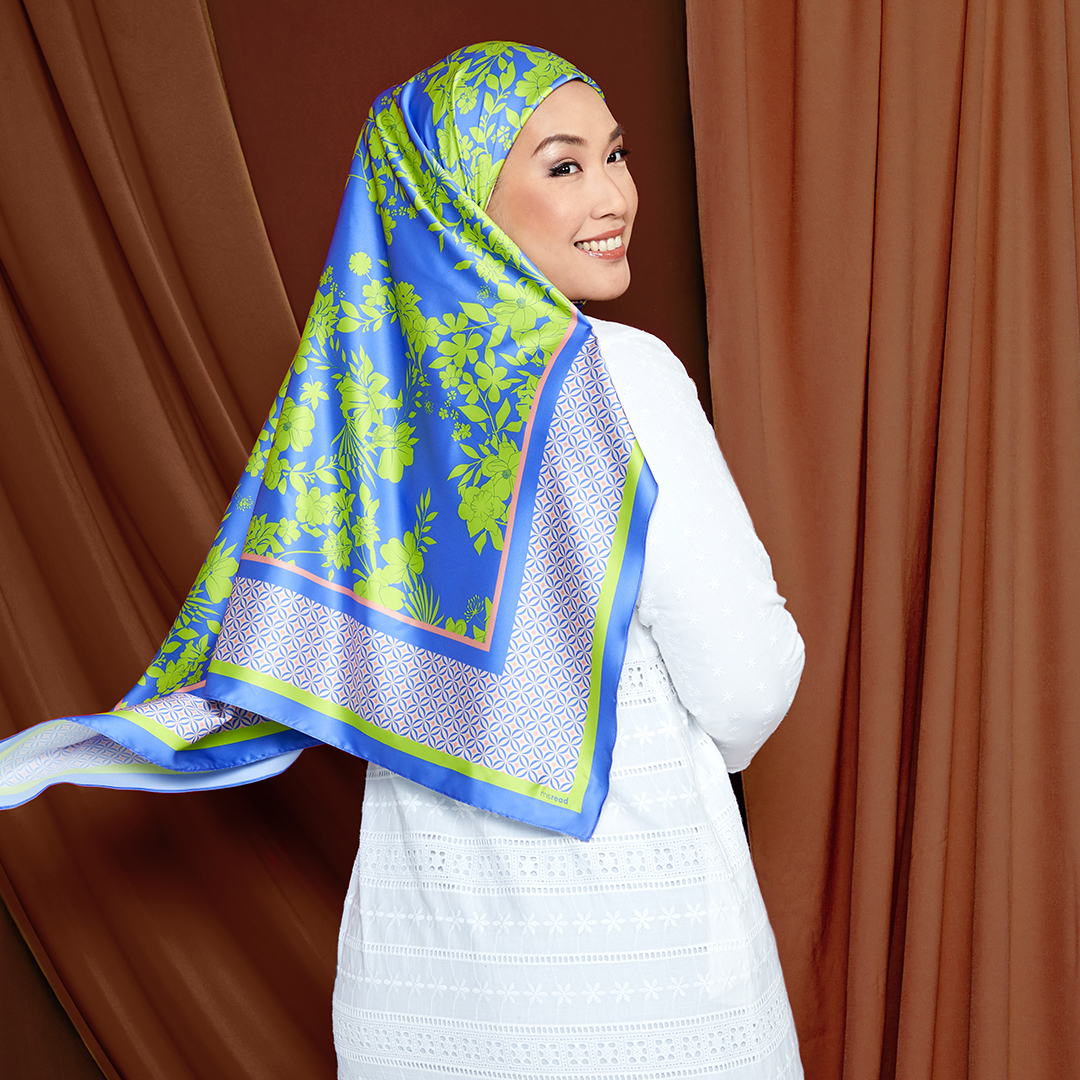 msreadmoments's tweet photo. Well here's a little something for the hijabis out there!
The MS. READ Raya 2023 Exclusive Scarf Collection is here in pastel shades and ornate floral designs.
More patterns coming soon so stay tuned 😉
#msreadmoments #msread #msreadraya2023exclusiverscarf https://t.co/HgDM0gtW2d