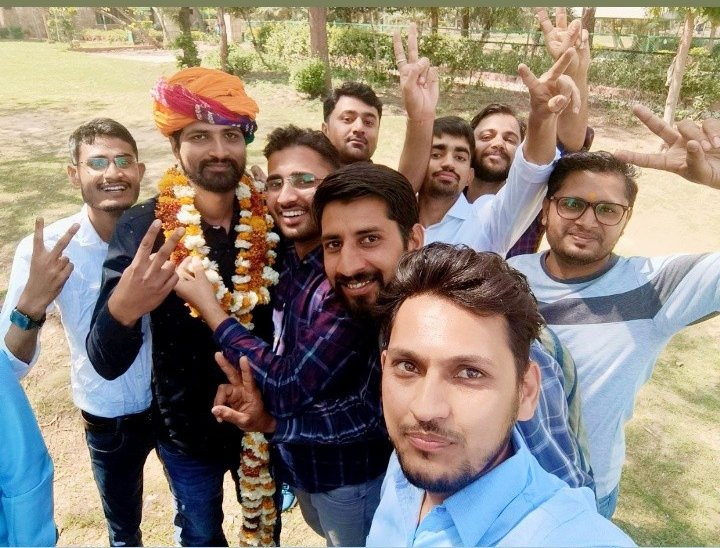 Hansrajm2000's tweet photo. सभी ग्राम विकास अधिकारियो को जिला आवंटन होने पर हार्दिक बधाई और शुभकामनाएं.आपकी ज्वाइनिंग 13 अप्रैल से नहीं जबकि 6 अप्रैल से start होगी सभी अपने अपने डॉक्यूमेंट 6 अप्रैल से पहले पहले तैयार कर लें..आपकी ट्रेनिंग 20 अप्रैल के बाद ही प्रारंभ होगी 🤞👍 .
Thanks to @mahaveervdosang https://t.co/nGfPJWgHbO