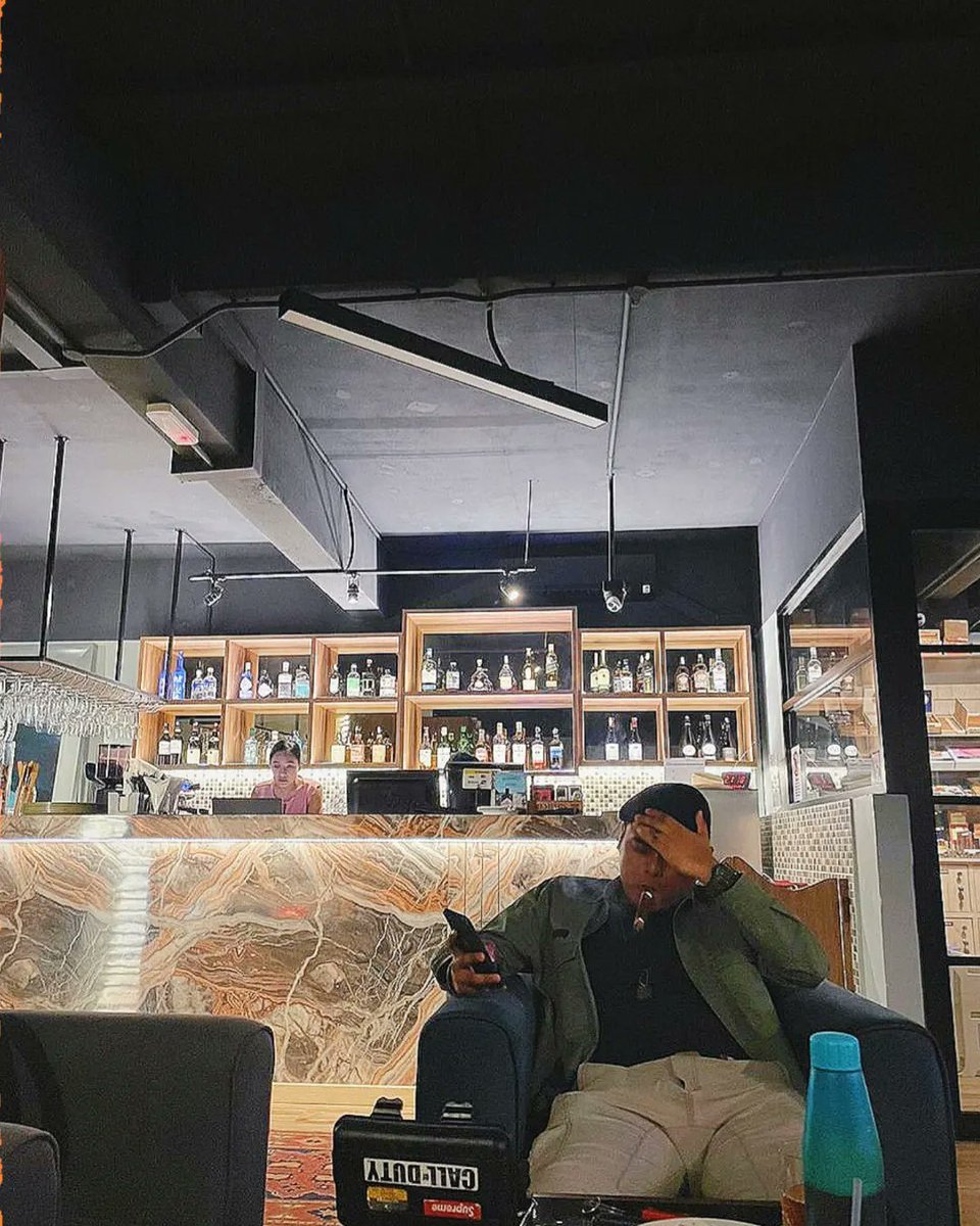 haifprogram's tweet photo. When you in your safe haven zone but your wiffey/goomar/gyal interrupting the whole vibe. 

Cigar: @MiamiCigar Nestor Miranda Special Selected 
Size: Toro
County Origin: Nicaragua 
Type: Handmade 
#cigar #nicaraguancigar #miamicigar #nestormirandaspecialselection https://t.co/UQdqunXP84