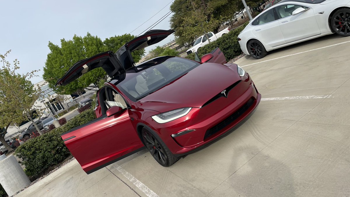 gchriswill's tweet photo. Just got my new @Tesla #ultrared #modelx #plaid … 💪🤩🚀🚗 https://t.co/r2Dvl9Trgh