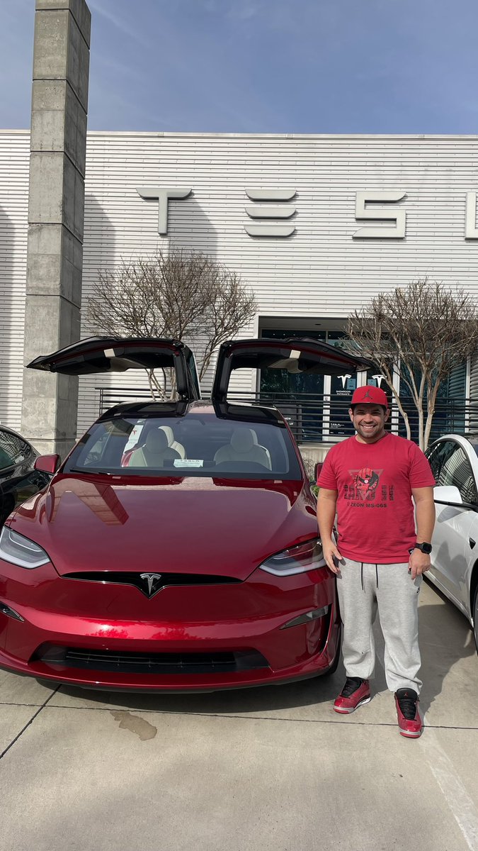 gchriswill's tweet photo. Just got my new @Tesla #ultrared #modelx #plaid … 💪🤩🚀🚗 https://t.co/r2Dvl9Trgh