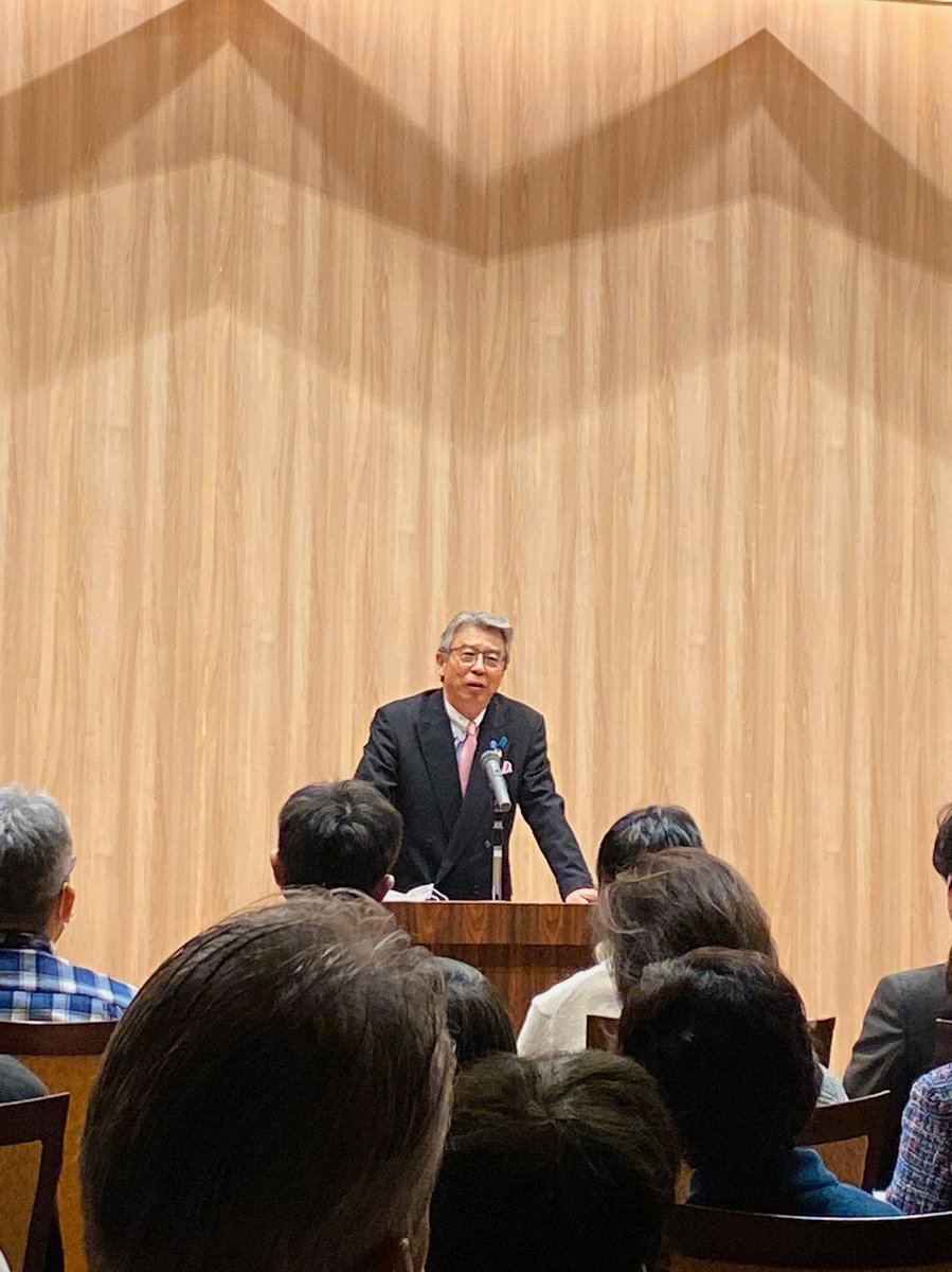 翌日の「メリルボーンレクチャーズ」より。こちらはMCS様がこれまでの活動を通じて出会った、世界で活躍する方々のお話を音楽と共に聞くシリーズです（この日が第1回!）
この日は元駐米大使の杉山晋輔様が、ウクライナ侵攻が起きたきっかけと、今日本ができることは何かについてお話くださいました。