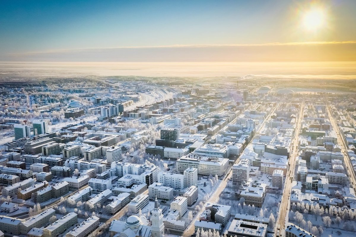 oulunkaupunki's tweet photo. Oulu on ainoana kasvattanut vetovoimaansa Suomen kymmenen suurimman kaupungin joukossa, verrokkikaupunkien vetovoima on laskenut. Tampere jatkaa Suomen vetovoimaisimpana kaupunkina, Oulu on noussut kakkoseksi Kuopion rinnalle. #Oulu https://t.co/yVmujHInMJ https://t.co/CSFn2AlmWG