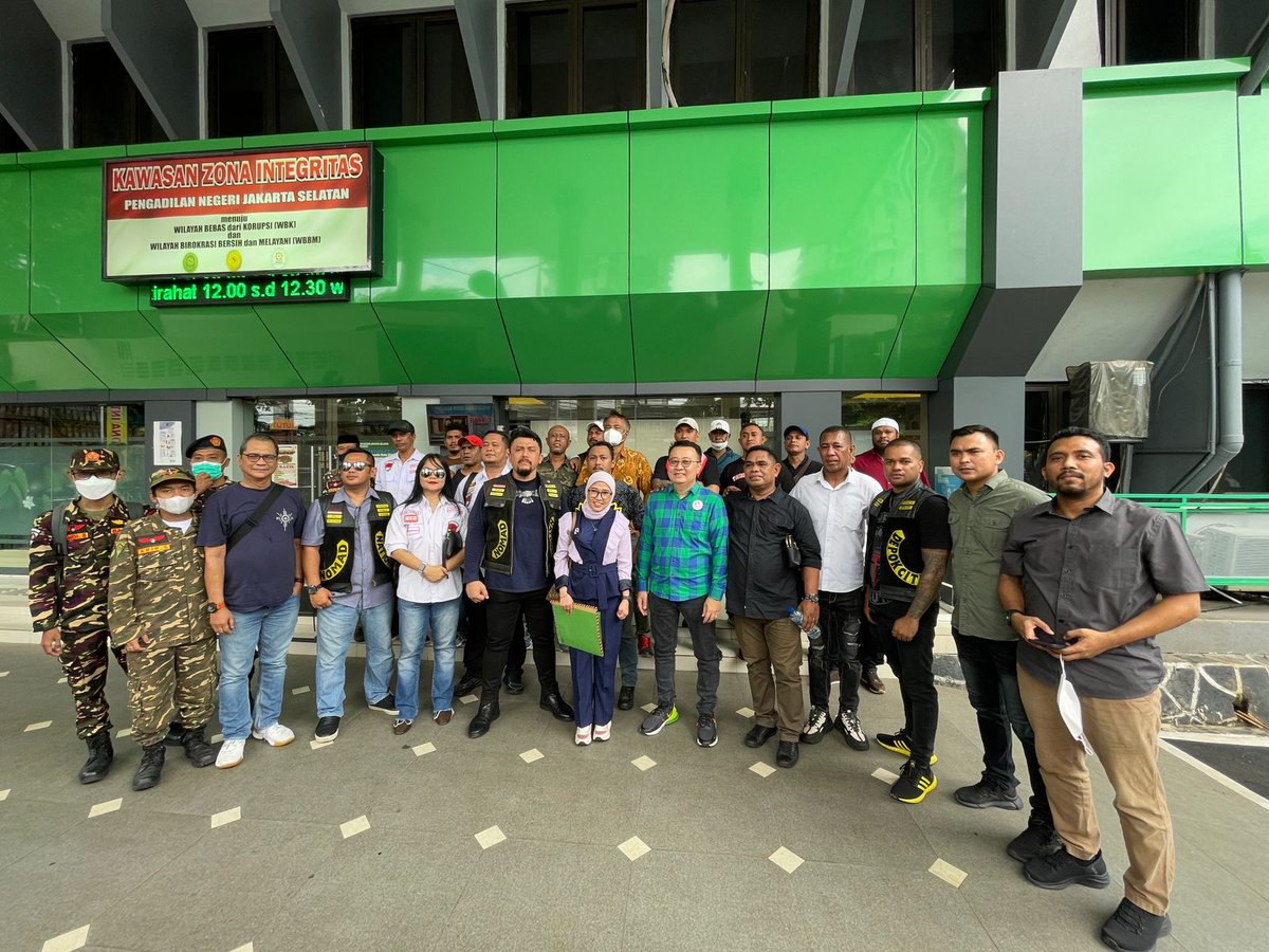 Infokomnewscom's tweet photo. Pengawalan Sidang AG hari ini Rabu, 29 Maret 2023 telah selesai. #KawalDavid #PrayForDavid https://t.co/XA7gc6Z2I9