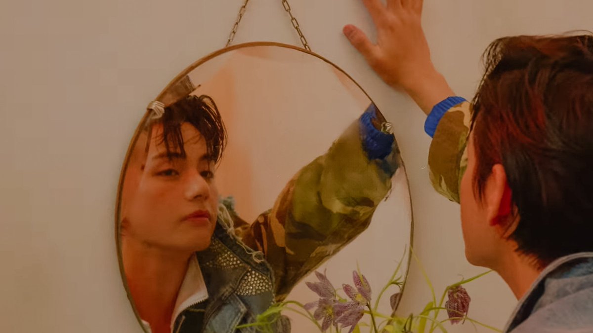 taeteland's tweet photo. have you ever been more in loVe? ♥︎ https://t.co/7lHQOJX9mb