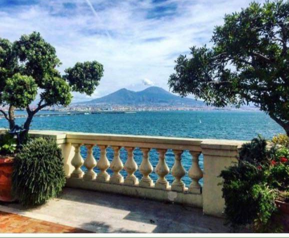 bastioniazzurri's tweet photo. BUONDÌ con EMOZIONE ☕ "La mente non è mai così appagata come quando si contempla un paesaggio naturale" di Henry Home✒ @MdGOfficial @fulviogiuliani @anperillo @DeuringerEnrico @CarmenFimiani @angelo_forgione @italiaregia @SalvioEspo @damore_marco #neapolis #phartenope #FNS https://t.co/r04fWZV3V9