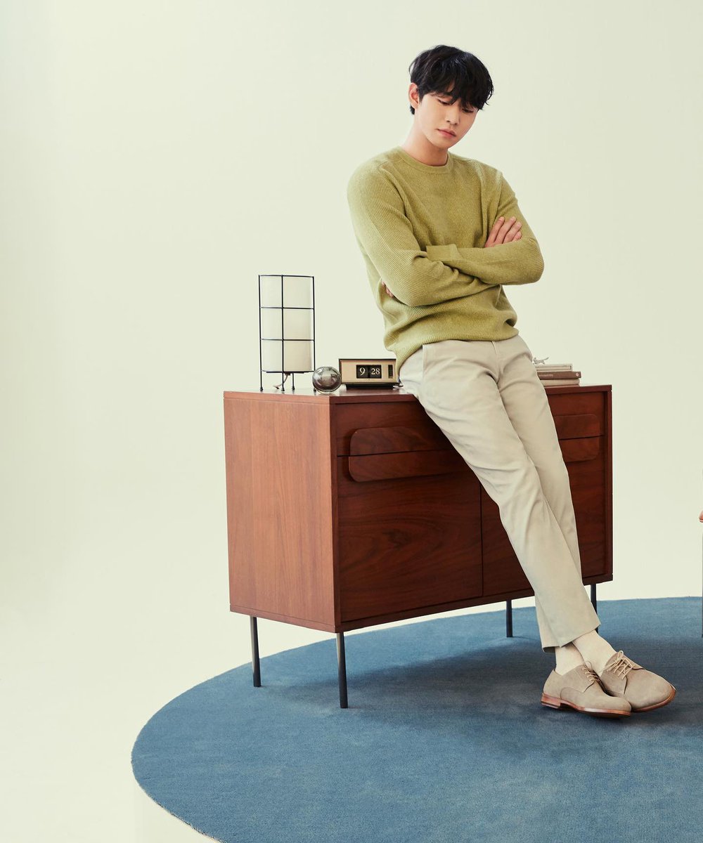 Paularis950417's tweet photo. 230326 moss_r_official
<The Studio>
#moss #mosscreative #22fw #edition #안효섭
진짜 잘생겼다 https://t.co/0OC4moIrjU