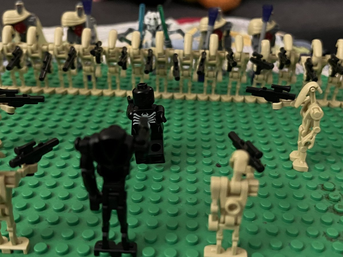 FishBowlFamily's tweet photo. ⚫️ The Droid Army and The Death Wall 🔴
#droids #StarWars #deathwall #minifigs https://t.co/iVQK0lTtpk