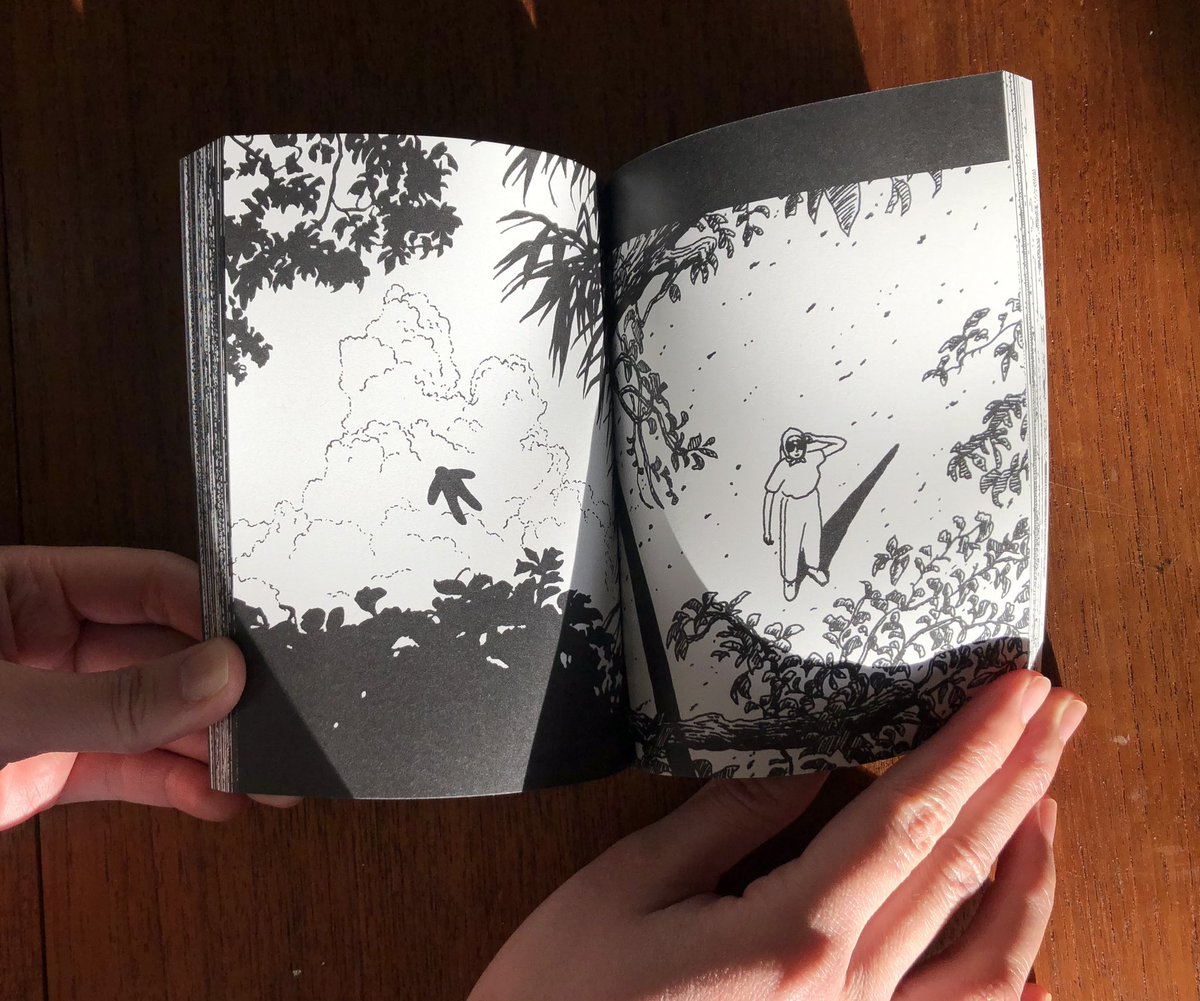 「亡くなったおじいちゃんが出てくる夢を描いた104枚の連作を一冊にまとめました。オ」|谷小夏のイラスト