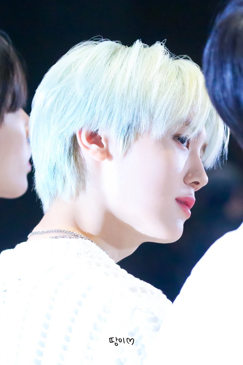 230328 더쇼 퇵길아웃 #성민

강♡ㅏ지~~~~~~~~~~