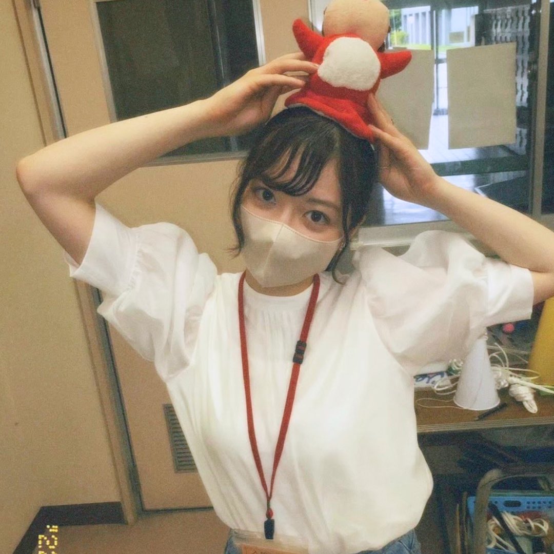 a_3tsuboshi's tweet photo. 〚幹部紹介〛副会長☆かの
学科:地域社会学科
出身地:新潟

色んな方面に気を使ってくれる優しさ100%女子。それでいて言うところは言ってくれる。
心地いい声で歌ってくれるのでカラオケに行くと寝そうになる。
ジャニーズの話をすると目を輝かせる、可愛い。
 #春から都留文 https://t.co/SCfAxPdlF4