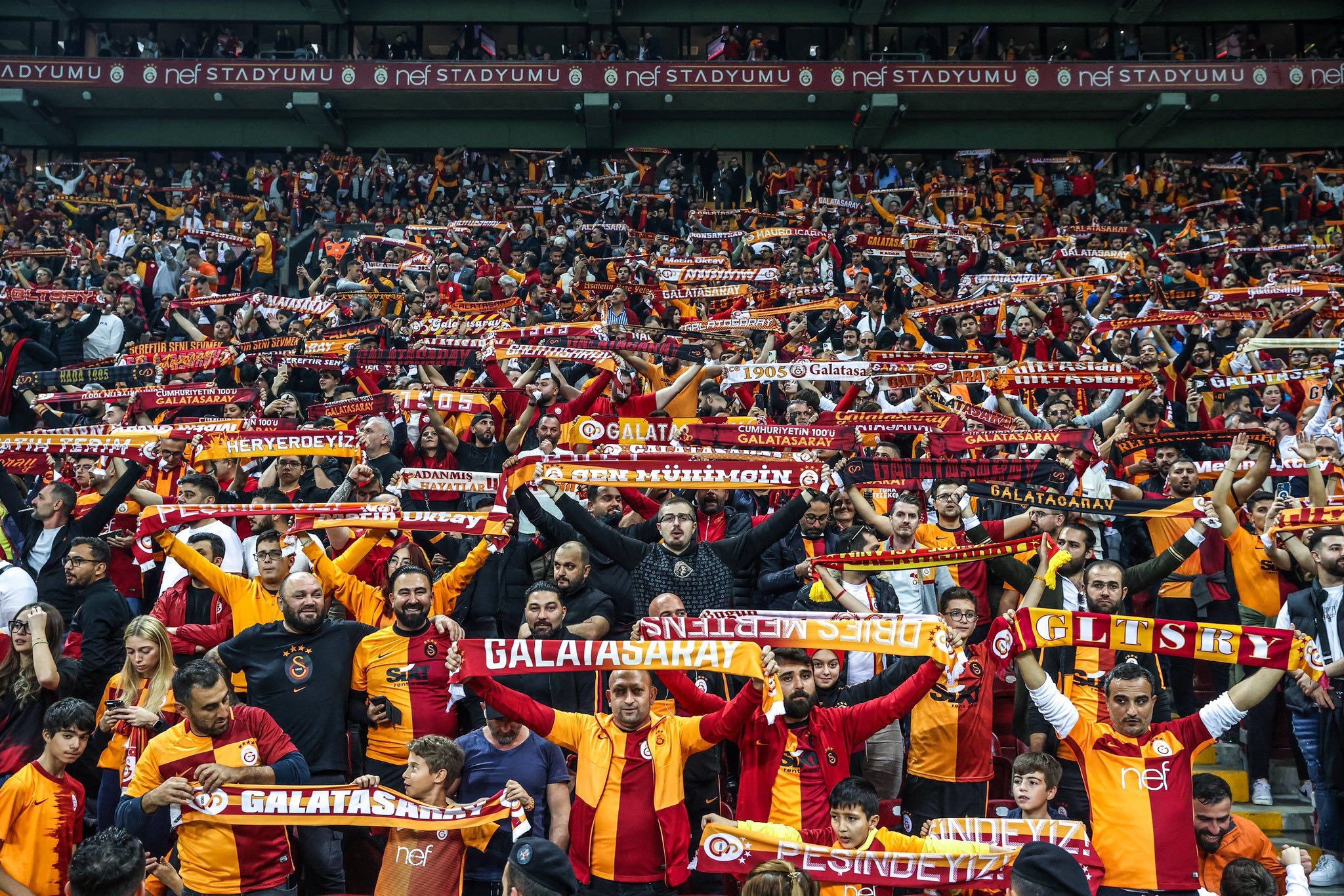 Galatasaray SK on Twitter: "Günaydın #Galatasaray Ailesi https://t.co/gtmUG5t3Dg" / Twitter