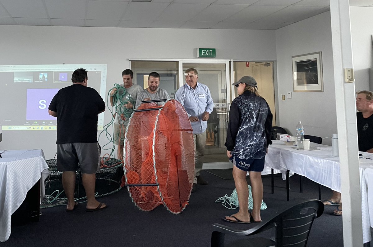 leslieamlwch's tweet photo. Great workshop hosted by @OceanWatch_OZ working with Qld #fishers to develop best practices in case #whale entanglements ever become a problem in the future. Very impressed to see industry being so proactive! 
As far as we know, entanglements are very rarely in commercial gear https://t.co/bh4gTxO4oG