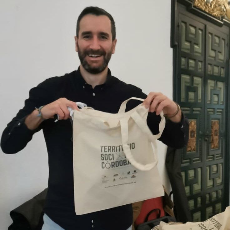 fundecoruco's tweet photo. Nuestro equipo al 💯 en el #ForoTSC que celebramos hoy y mañana en @dipucordoba
Antonio, MÁngeles, Lola P., Rosa, Beatriz N., Virginia, María, Beatriz C., José María, José Antonio, Alberto ¡seguimos! 💪
@t_socialcordoba https://t.co/utMrn1iTvV
