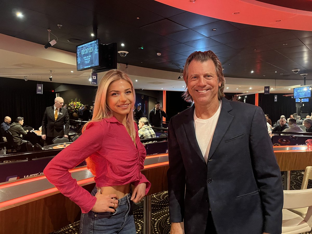 Day1A. Big turn out 399 entries @WPT #WptPrimeAmsterdam!! #Hollandcasino Alex and I kicking it off / enjoying the festivities..