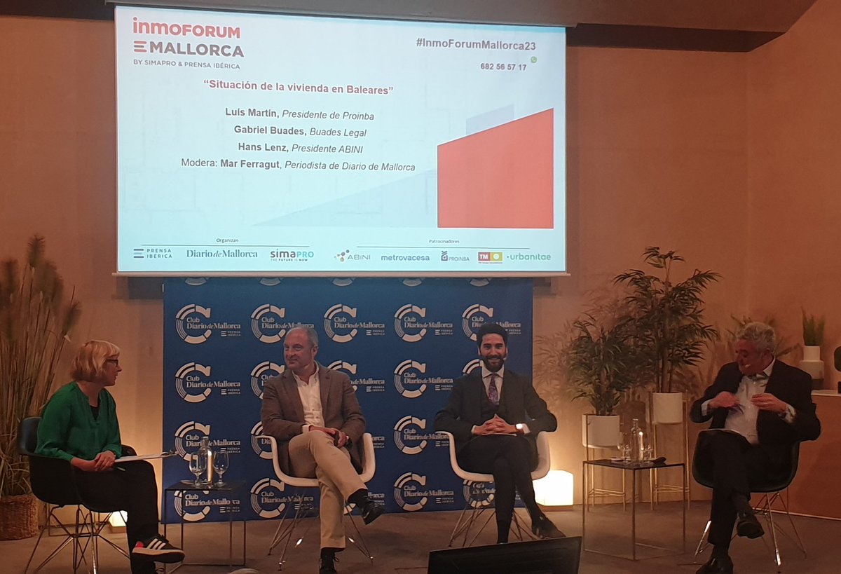 EduRobsy's tweet photo. Primera mesa redonda de #inmoforum #mallorca: situación de la #vivienda en #Baleares. Luis Martín, de PROINBA, @hanslenz, de ABINI, @gabrielbuades, del Bufete Buades. A vueltas con el mismo discurso de siempre, aunque en algunos aspectos tienen toda la razón. @diariodemallorca https://t.co/OUzlRHNTOB