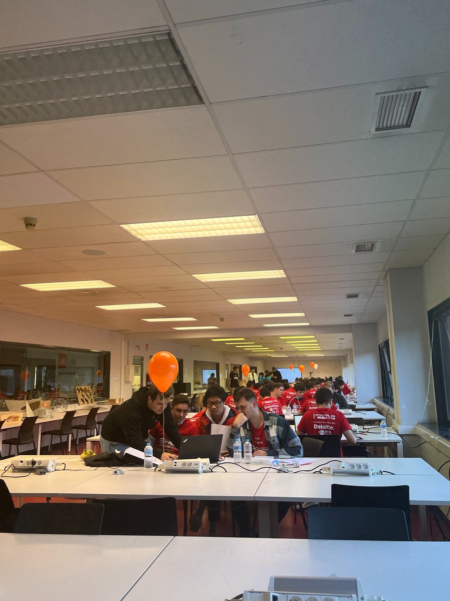 NinjaTalent_'s tweet image. Ya estamos en el evento de @programame en la @UEuropea ¡Comienza una gran jornada de programación! 💻
#universidadeuropea #aprenderprogramación #tech #developer #ninjatalent #codechallenge #programame